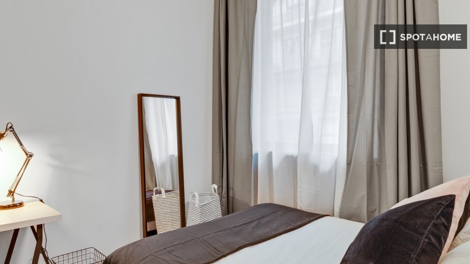 Double room Milan, 7 beds, 180m² — photo 2