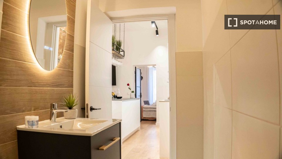 Apartment Madrid, 2 beds, 65m² — photo 2
