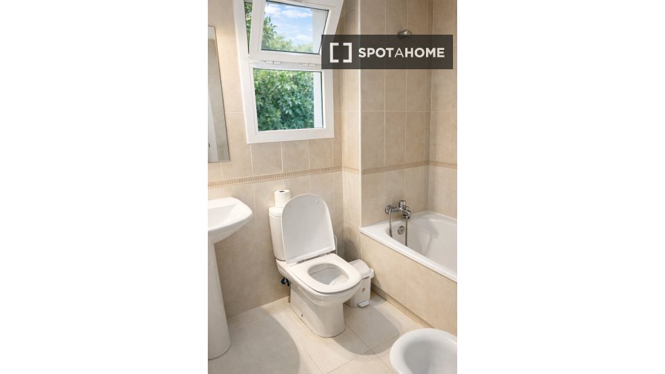 Double room Malaga, 3 beds, 150m² — photo 17