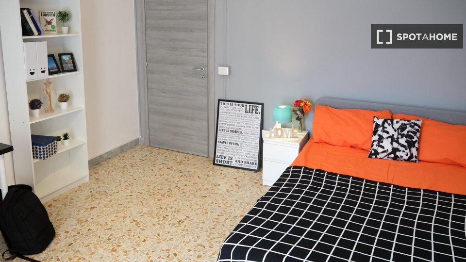 Double room Naples, 4 beds — photo 16