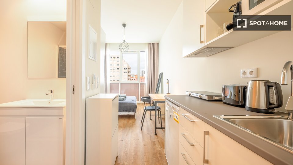 Apartment mono Lisbon, 17m² — photo 3