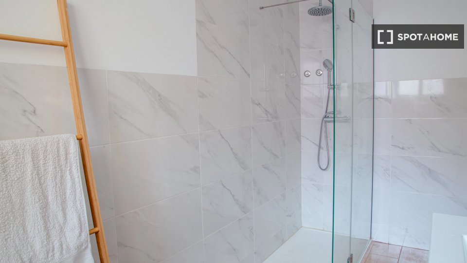 Double room Lisbon, 6 beds — photo 2