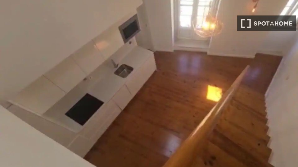 Apartment Lisbon, 4 beds — photo 1