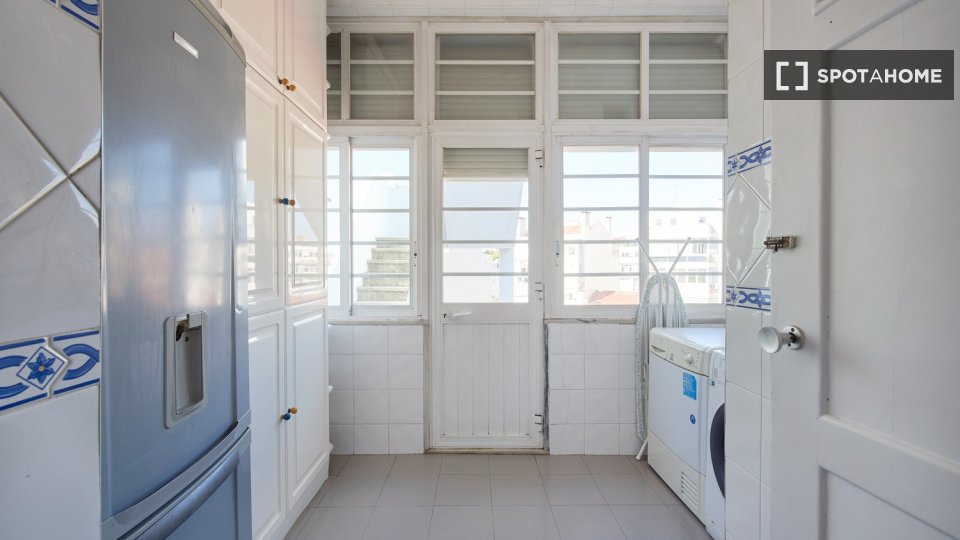 Double room Lisbon, 7 beds — photo 18