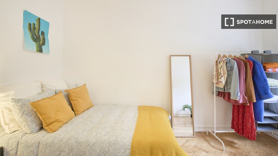 Double room Lisbon, 5 beds — photo 12