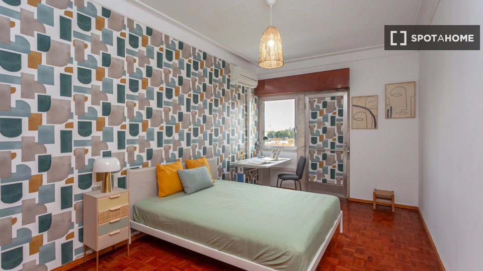 Double room Lisbon, 4 beds — photo 10
