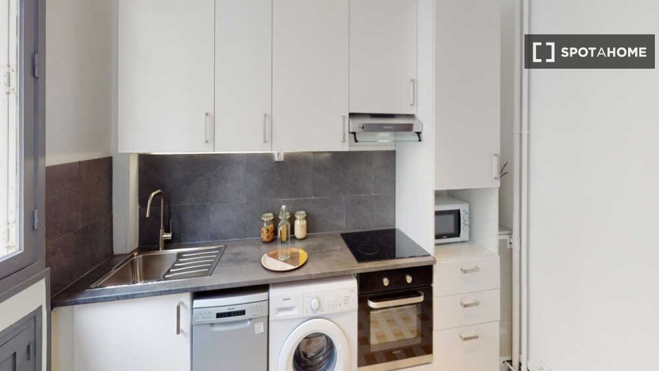 Double room Paris, 3 beds, 80m² — photo 8