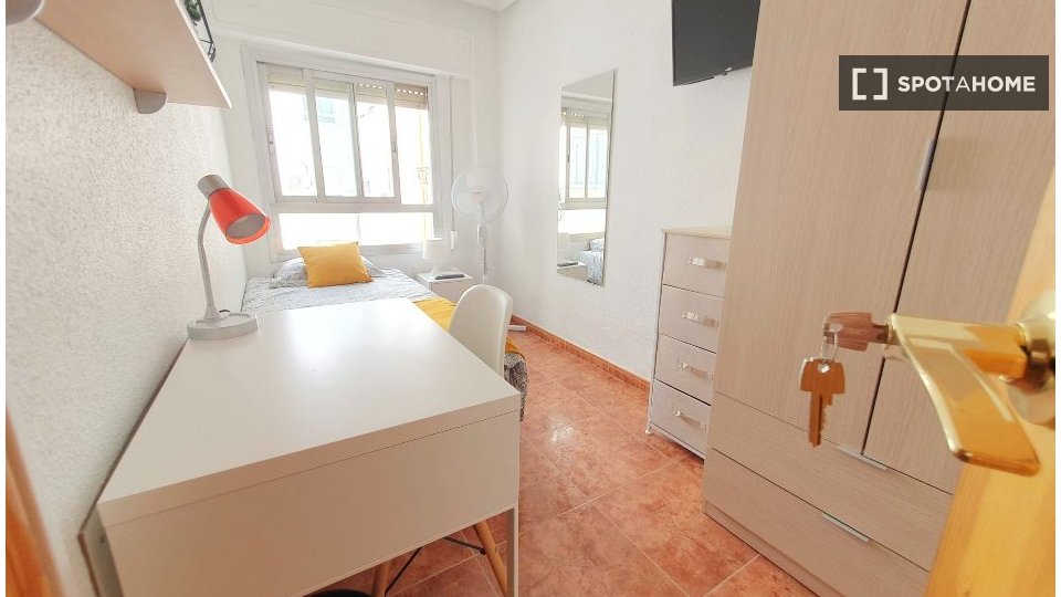 Double room Valencia, 5 beds — photo 17