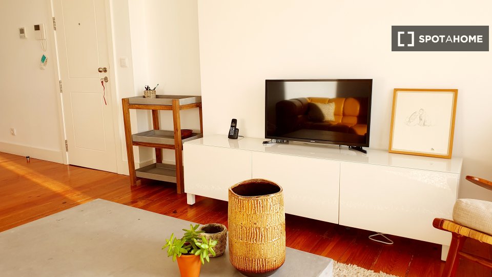 Apartment Lisbon, 1 bed, 65m² — photo 8
