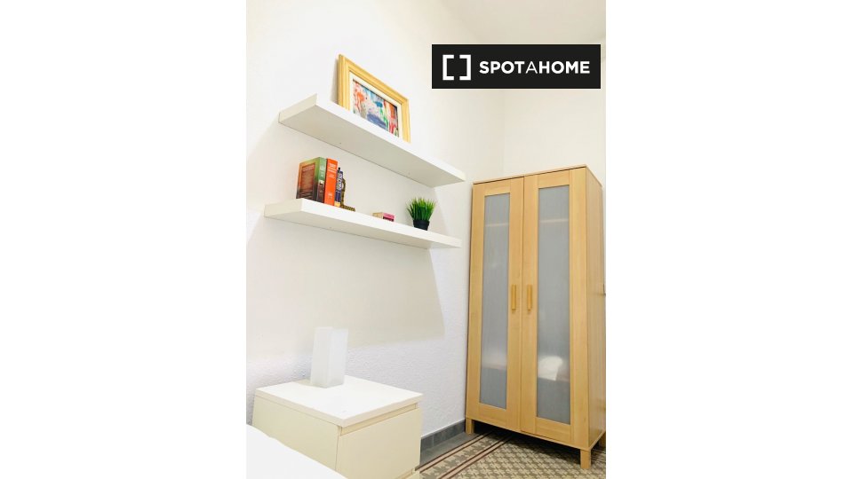 Double room Barcelona, 3 beds — photo 1