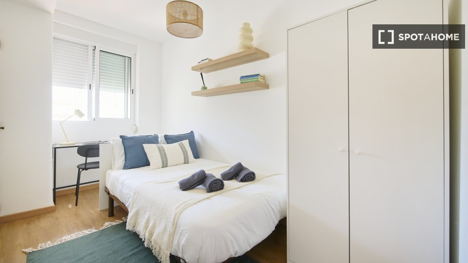 Double room Lisbon, 6 beds — photo 11