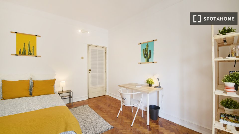 Double room Lisbon, 8 beds — photo 1