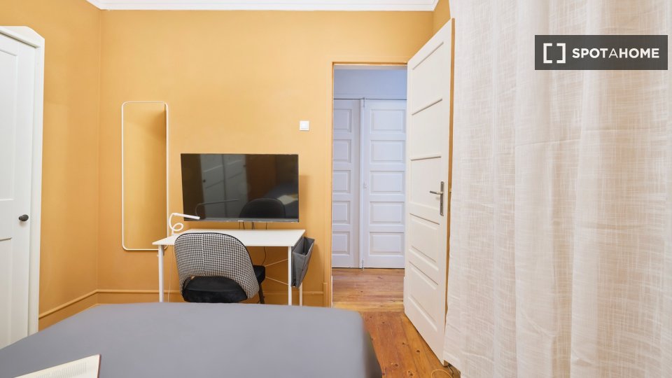 Double room Lisbon, 4 beds — photo 22
