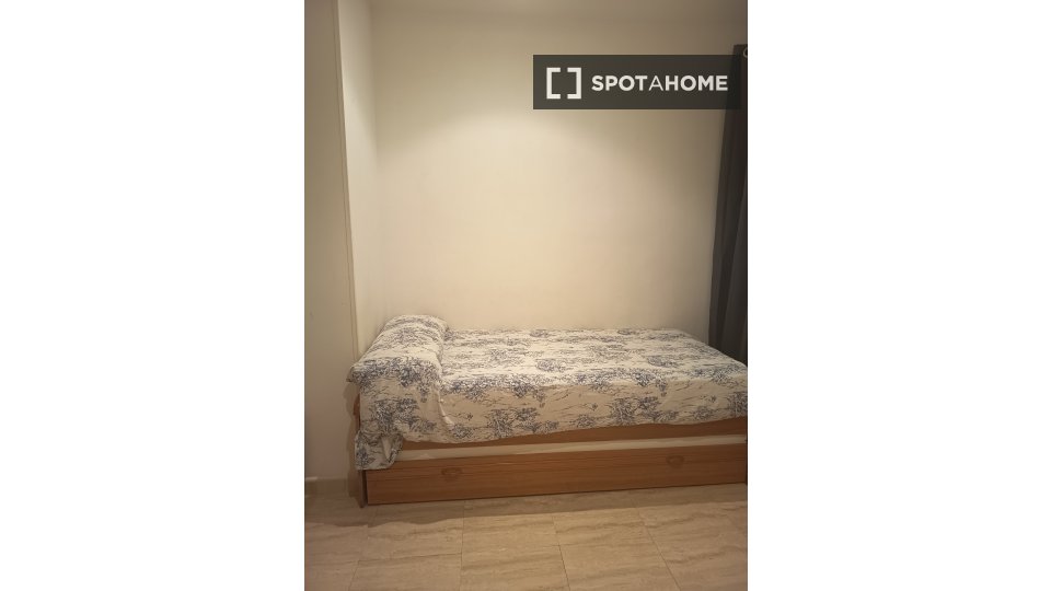 Camera in appartamento condiviso con una camera da letto, Barcellona. - a Barcellona