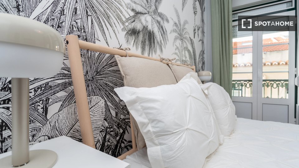 Double room Lisbon, 6 beds — photo 14