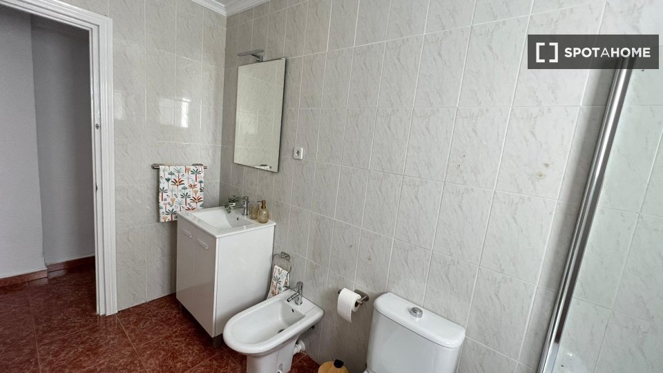 Double room Malaga, 3 beds, 89m² — photo 4