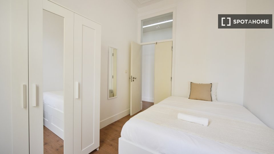 Double room Lisbon, 9 beds — photo 2