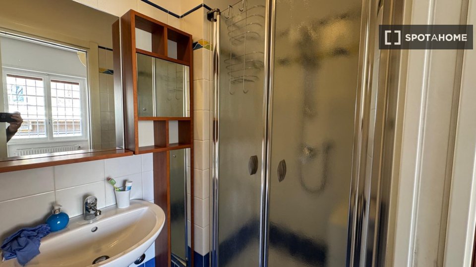 Double room Rome, 3 beds — photo 7