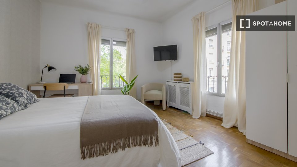 Double room Madrid, 4 beds, 120m² — photo 6