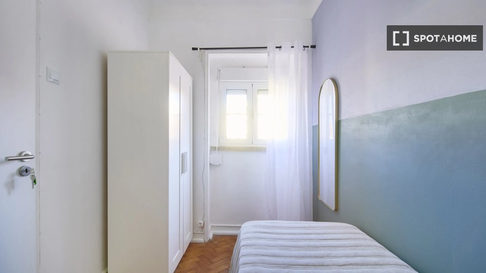 Double room Lisbon, 6 beds — photo 2
