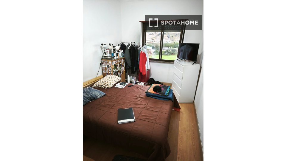 Double room Lisbon, 3 beds, 70m² — photo 4