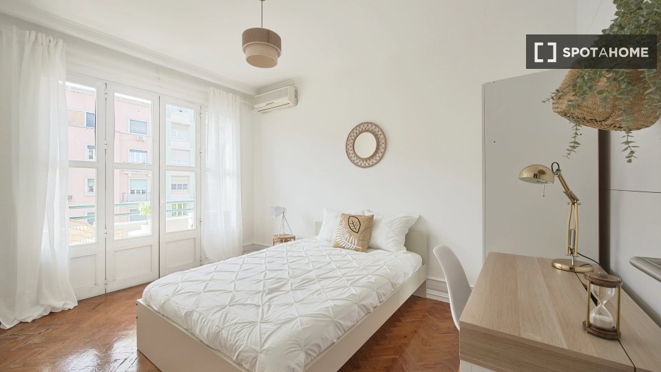 Double room Lisbon, 8 beds — photo 7
