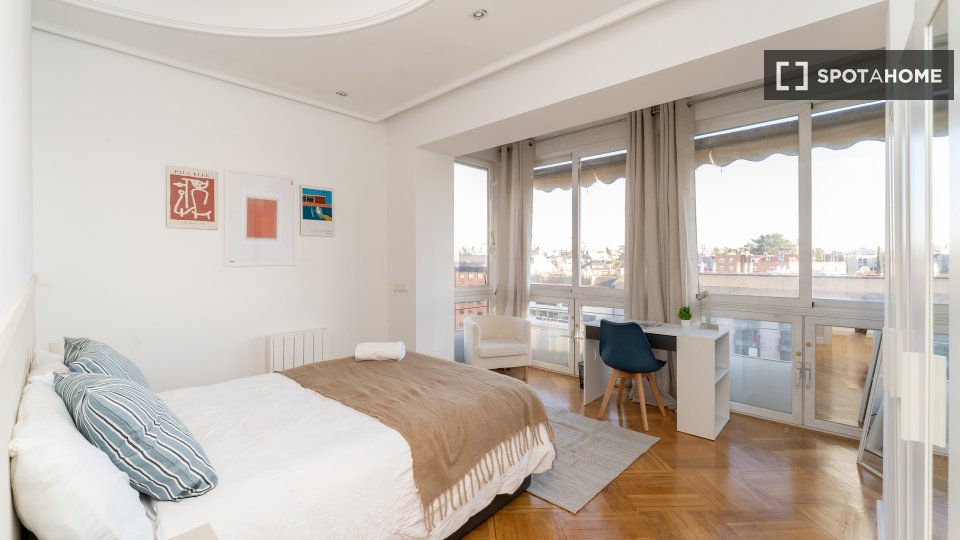 Double room Madrid, 6 beds — photo 21