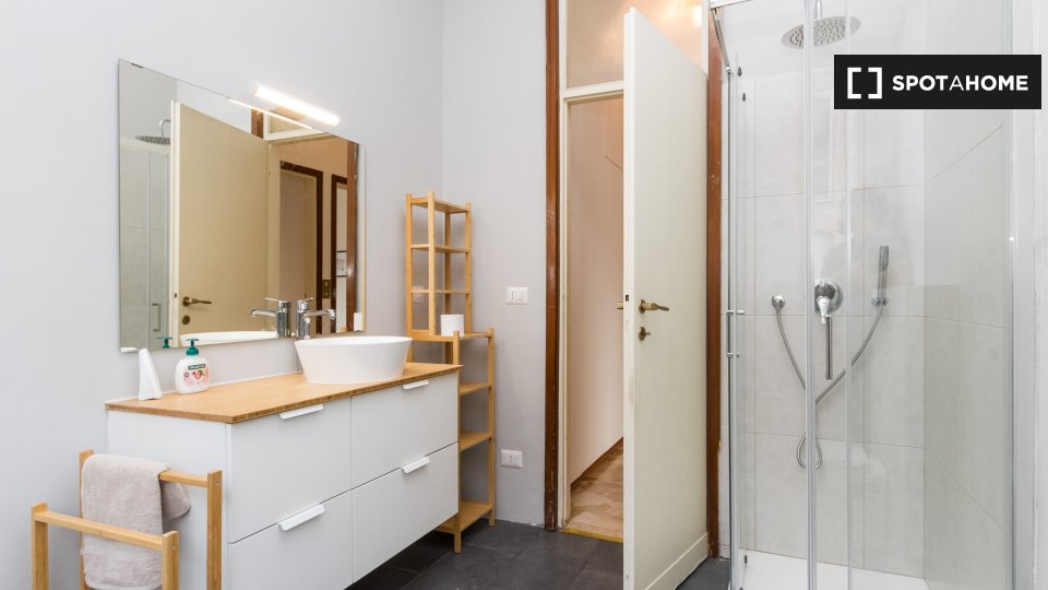 Double room Milan, 6 beds, 100m² — photo 28