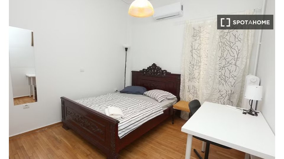Double room Athens, 3 beds — photo 10
