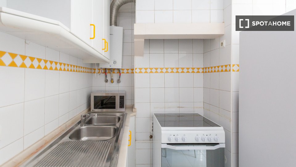 Double room Lisbon, 4 beds — photo 18