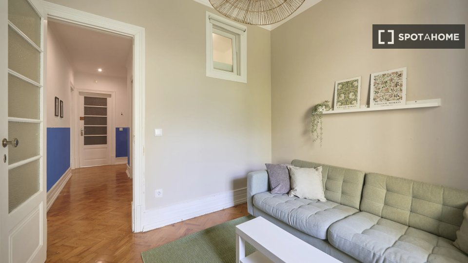 Double room Lisbon, 9 beds — photo 19