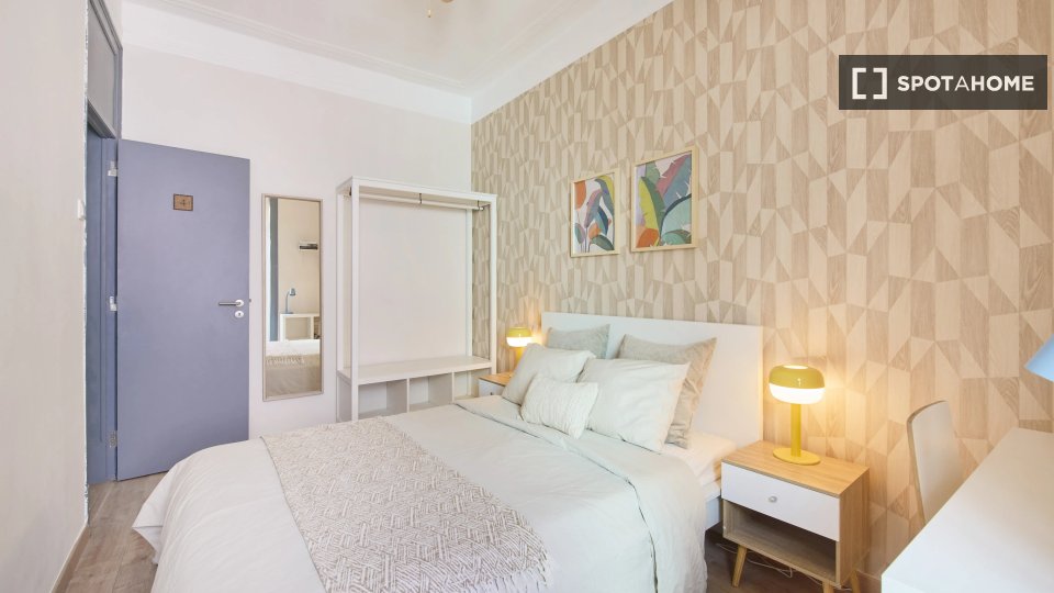 Double room Lisbon, 4 beds — photo 12