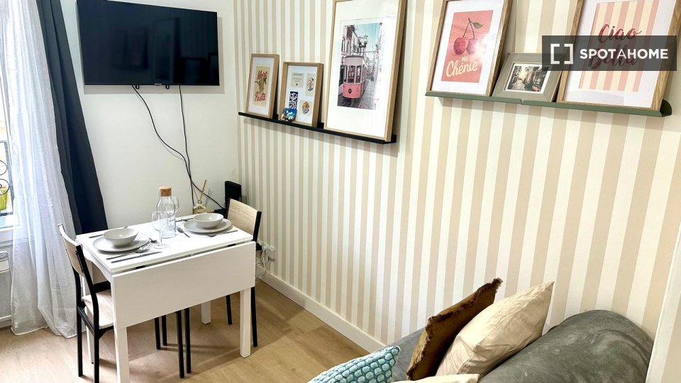 Apartment Paris, 1 bed, 24m² — photo 1