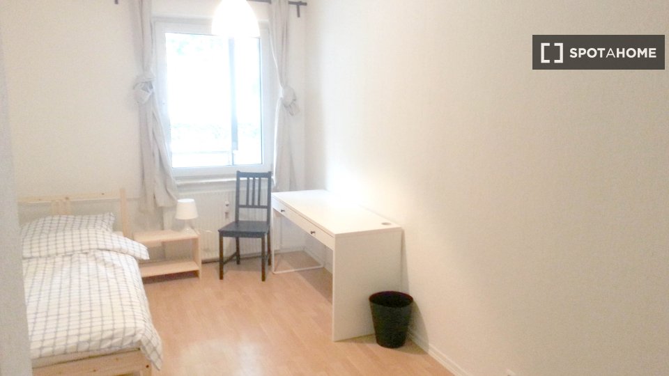 Double room Hamburg, 3 beds, 67m² — photo 3