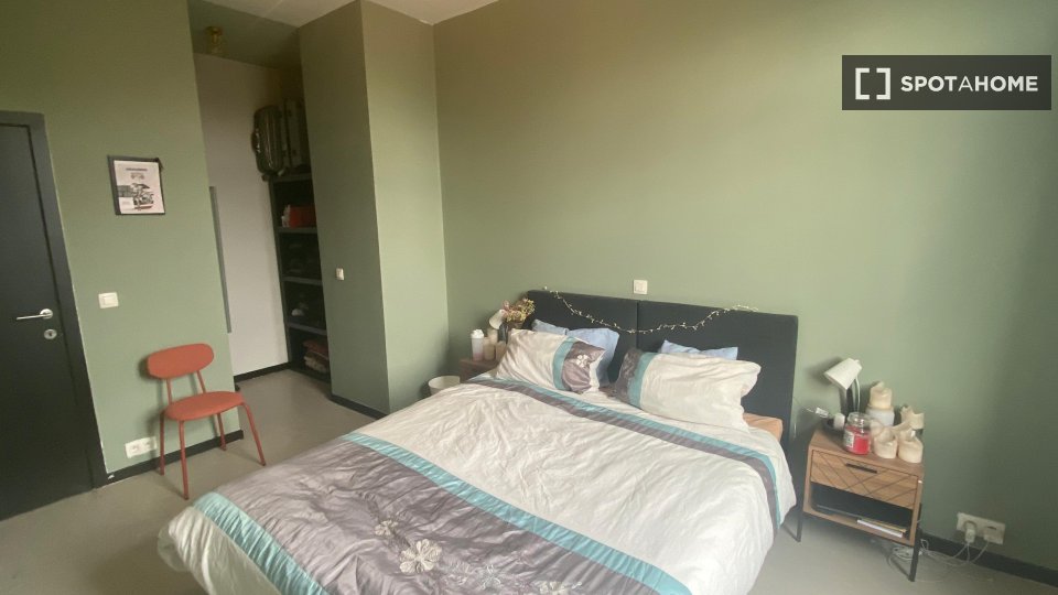 Double room Brussels, 3 beds, 120m² — photo 13