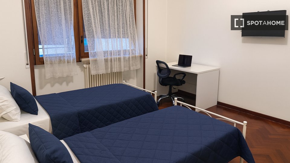 Double room Rome, 5 beds, 180m² — photo 39