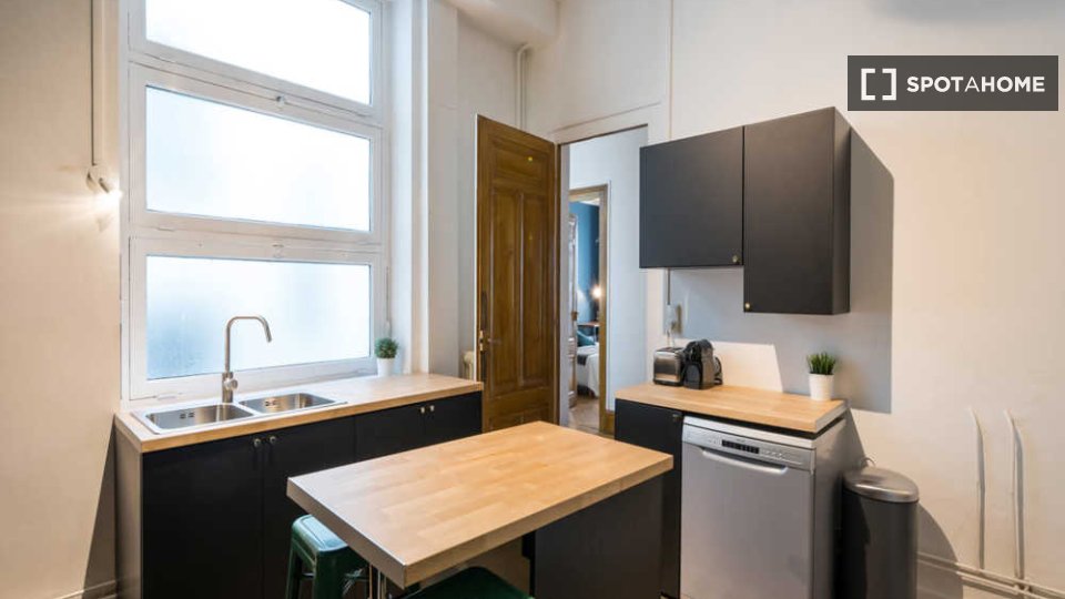 Double room Lyon, 6 beds, 250m² — photo 11