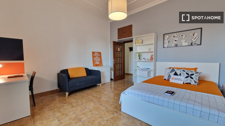 Double room Rome, 3 beds — photo 52