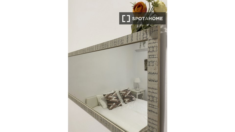 Double room Madrid, 4 beds, 100m² — photo 1