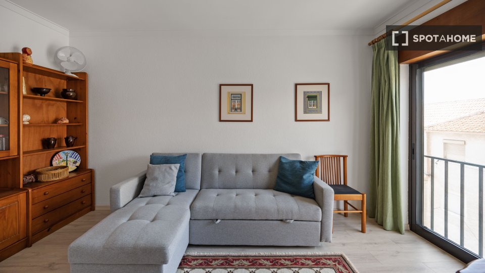 Apartment Lisbon, 2 beds, 70m² — photo 11
