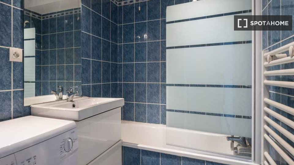 Double room Lyon, 3 beds, 80m² — photo 12