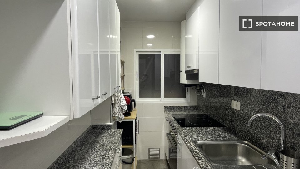 Double room Valencia, 3 beds — photo 10