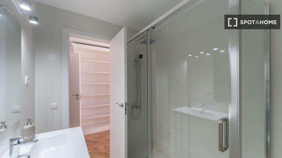 Double room Madrid, 7 beds — photo 16