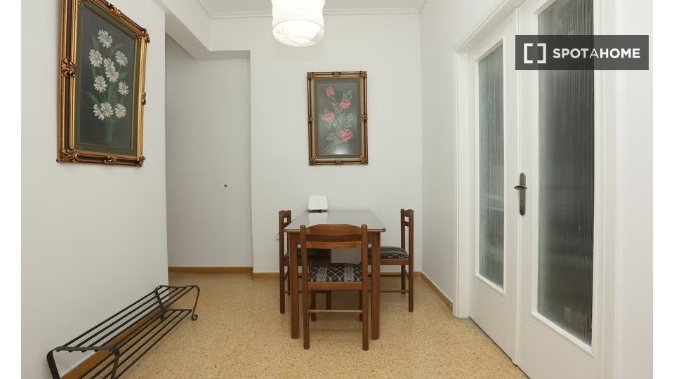 Double room Athens, 3 beds — photo 6