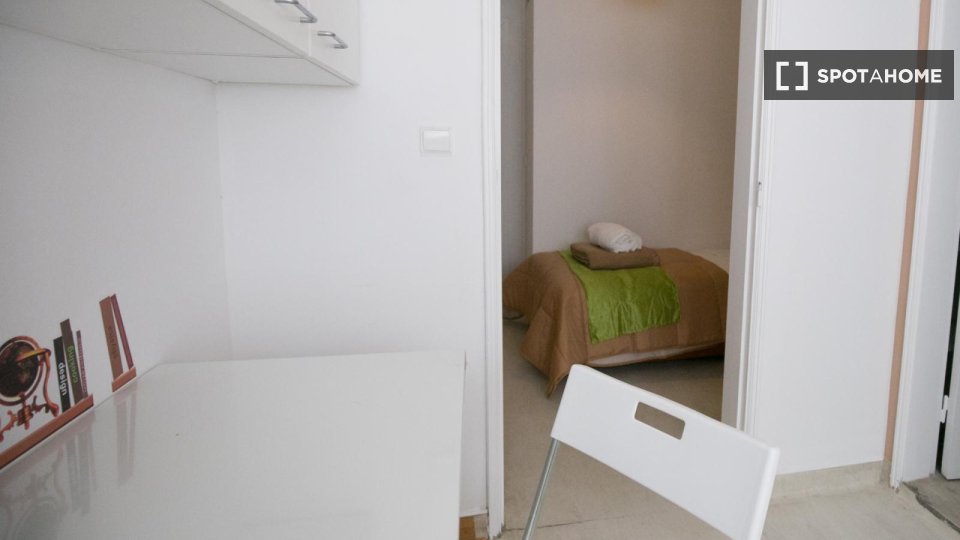 Double room Lisbon, 20 beds — photo 30
