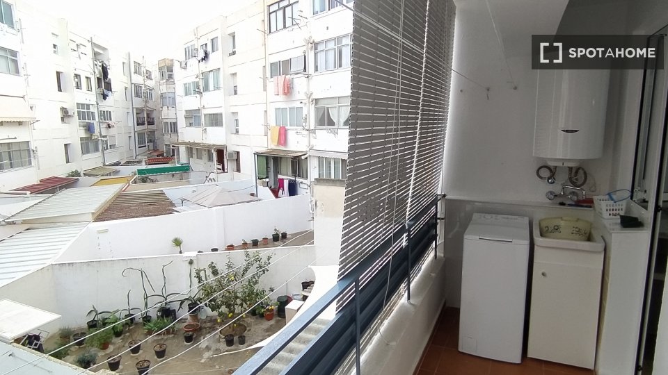 Apartment Valencia, 3 beds, 76m² — photo 36