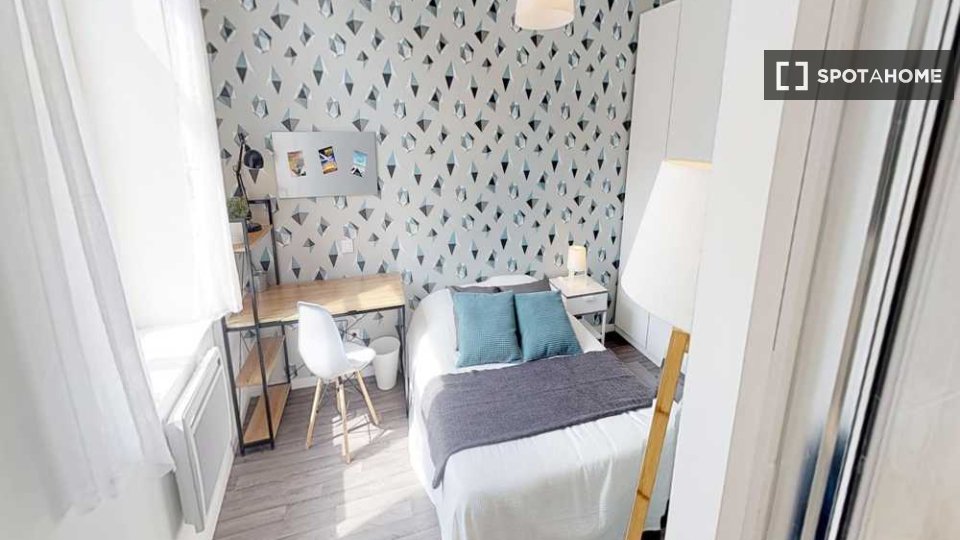 Double room Lille, 4 beds, 80m² — photo 19