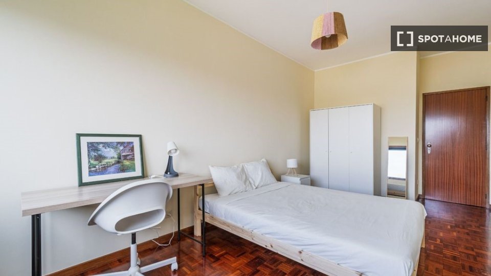 Double room Porto, 5 beds, 180m² — photo 1