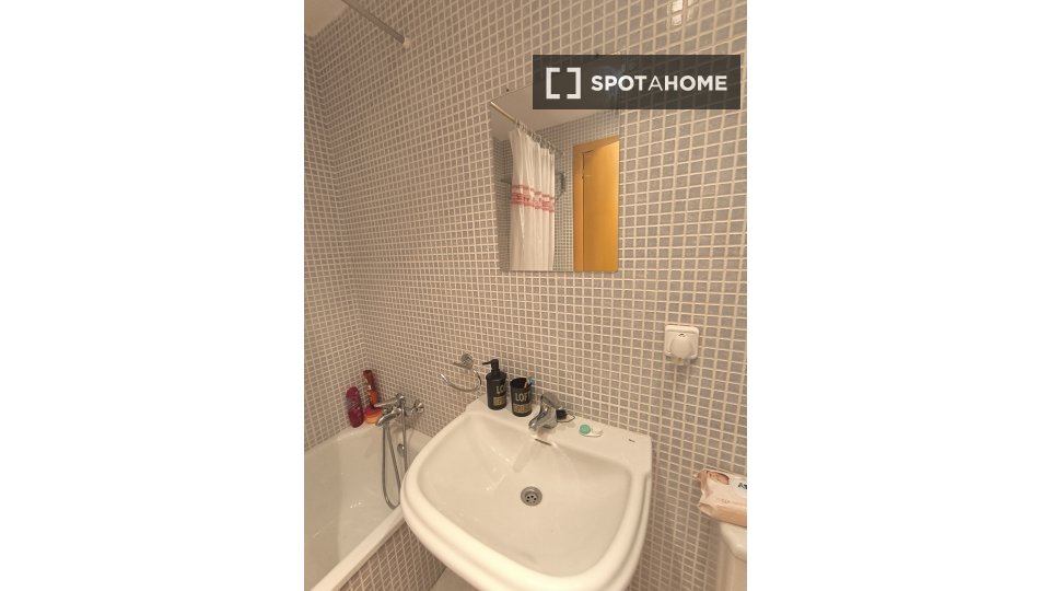 Double room Valencia, 2 beds, 120m² — photo 14