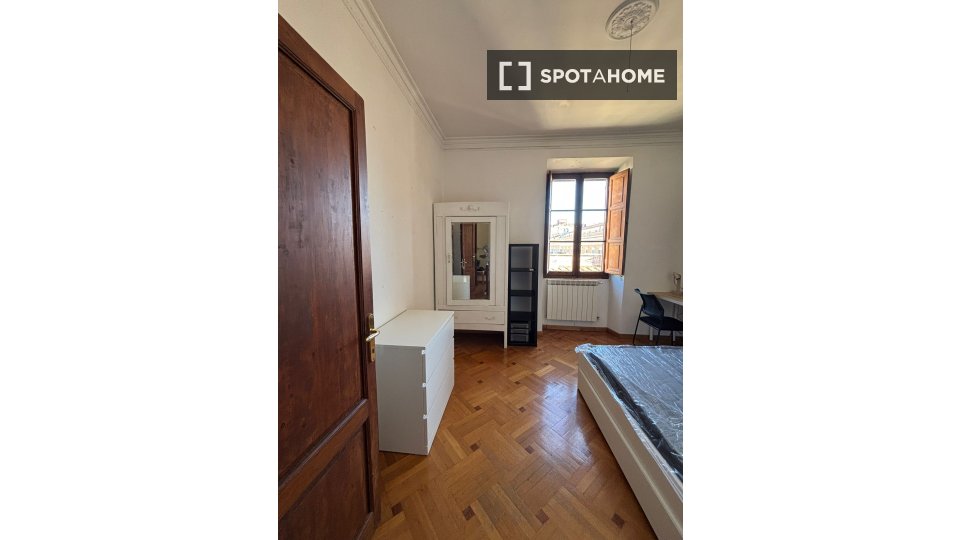 Double room Rome, 3 beds — photo 16